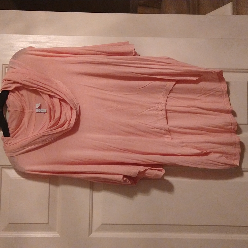 Beautiful soft women's plus size worn once 2X CORAL BLOUSE